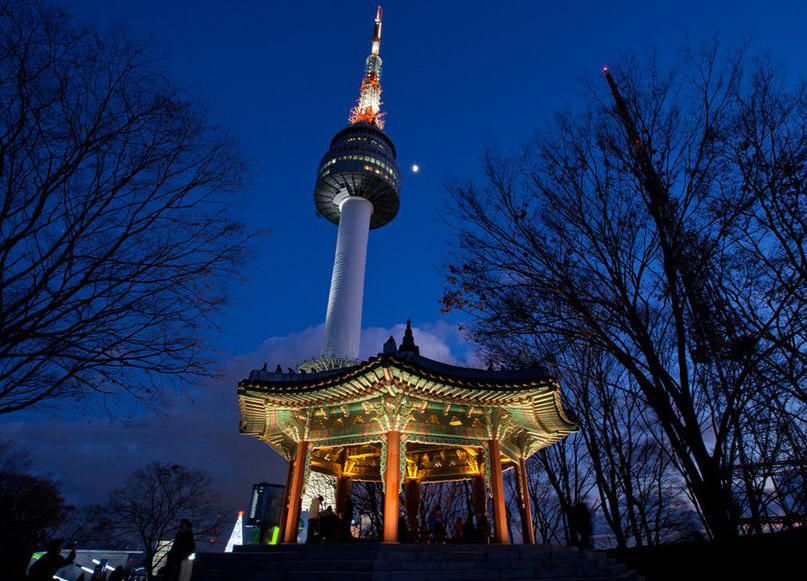 エスコートアガシ と Nソウルタワーの夜景